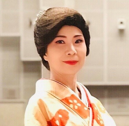 講師